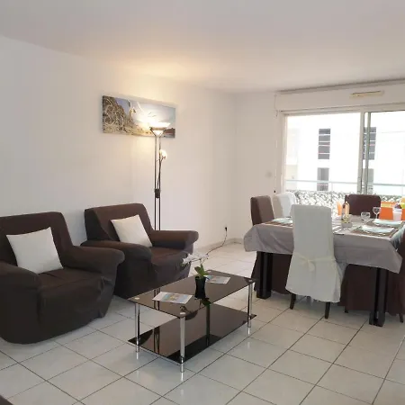 Apartment Le Clos Saens-1 By Interhome